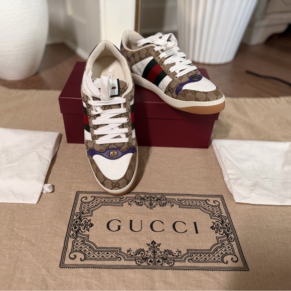 Gucci Men's Beige and White Sneakers with Green and Red Accents - Picture 2 of 7